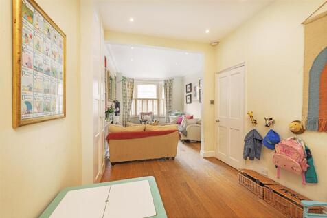 42 Rotherwood Rd Rec 3.jpg
