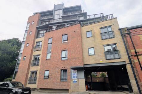 ** Zero Deposit Guarantee Available **
Available Early September. This two bed, two bathroom apartment just off Deansgate comes fully furnished with the added benefit of a juliette balcony. Cheap rent