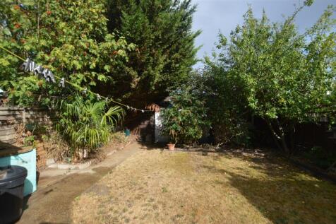 32 The Ridge gdn 2.JPG