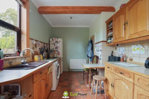 Estate Agent EweMove Scunthorpe Kitchen