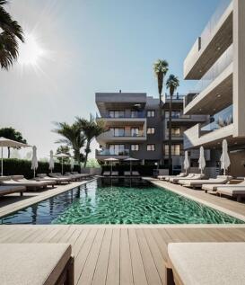 Sun Deck & Pool -