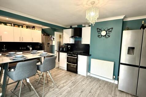 Kitchen/ dining room