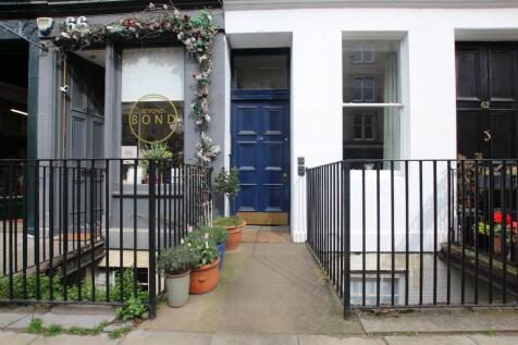Well-presented, unfurnished ground-floor one-bedroom flat in Stockbridge, ideally located close to the city centre and excellent public transport links.