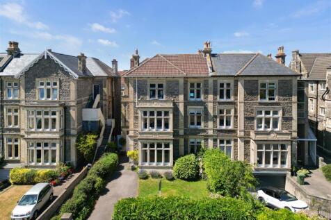8 bed, 2 bath Semi-Detached in Bristol - Photo 43