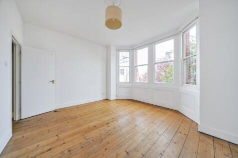 A spacious newly redecorated two bedroom first floor period conversion apartment located in the heart of Streatham close to a plethora of local amenities and Streatham Station.
