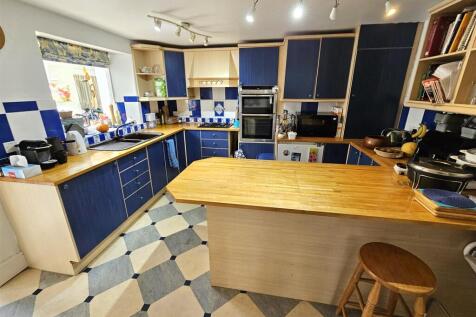 Kitchen Breakfast Room.jpg