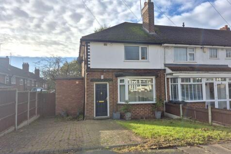 NEWLY DECORATED AND WELL PRESENTED SPACIOUS HOME WITH TWO DOUBLE BEDROOMS, TWO SEPARATE RECEPTION ROOMS, EXTENDED MODERN FITTED KITCHEN, PRIVATE REAR GARDEN AND DRIVEWAY PARKING, located in close prox