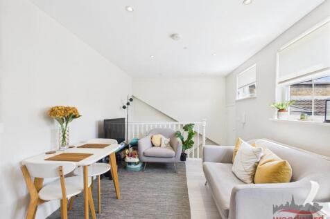 Kitchen/Living Area