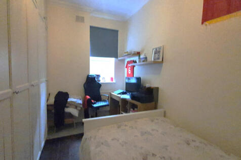 REAR BEDROOM