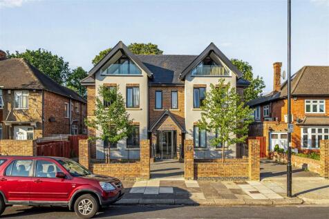 Flat 8 , 19 Creswick Road-1.jpg