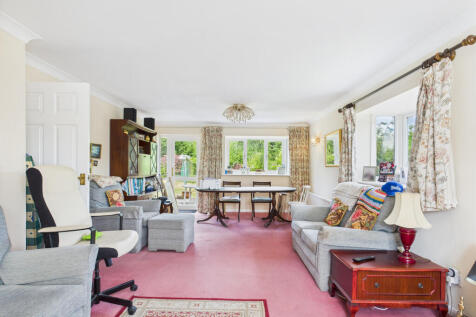 CAM01354G0-PR0548-STILL014