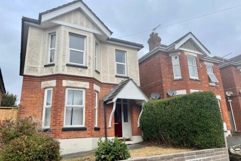5 Bedroom House in BH9 2NP