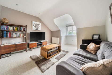 Bed 3/Reception