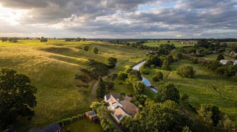 Iron Lock Cottage - Drone - 07.jpg