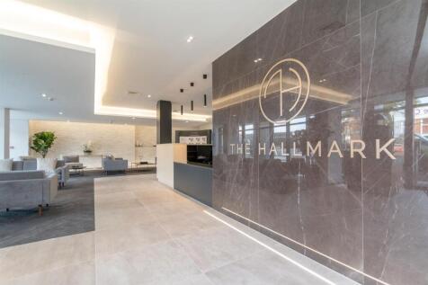 Stylish one bedroom apartment near Victoria Station with open-plan living, concierge, lounge, bike storage, rooftop terrace, garden, and excellent transport links. Fully furnished.