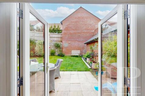 Kitchen/dining/family room