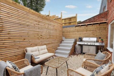 Garden (Virtually Furnished)