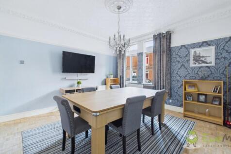 CAM03669G0-PR0031-STILL018