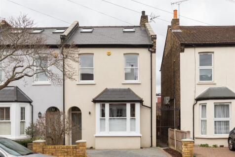 Carnarvon Road, E18