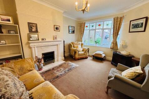 Living Room: