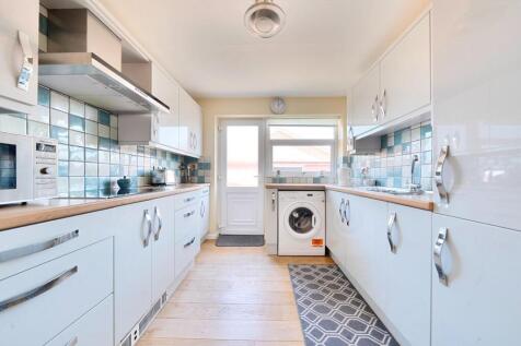Kitchen (2).jpg