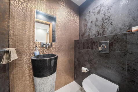 1335668-19-689da8...