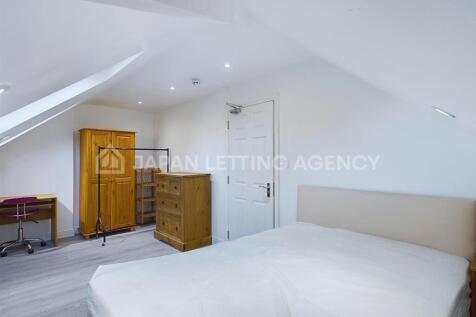 For viewing requests, please email us. Key features: – Room Let (5 rooms in total within the property) – Rent includes all bills: council tax, water, electricity and gas (Wi-Fi not included; tenants c