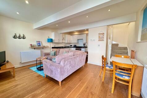 Living room/kitchen