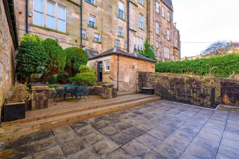 4 bed, 3 bath Apartment in Glasgow - Photo 41