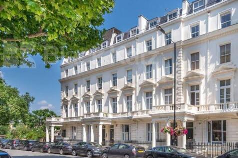 This well-presented studio apartment is situated in the popular Maida Vale area and offers a bright and spacious open-plan living and sleeping area with a fitted kitchenette and a modern bathroom. The
