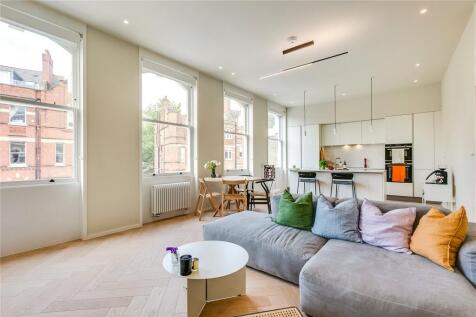 *VIDEO TOUR AVAILABLE*. Set in an award winning development is this magnificent 2 double bedroom 2nd floor apartment which has been specified to a superb standard in Hampstead. Sole Agent.
