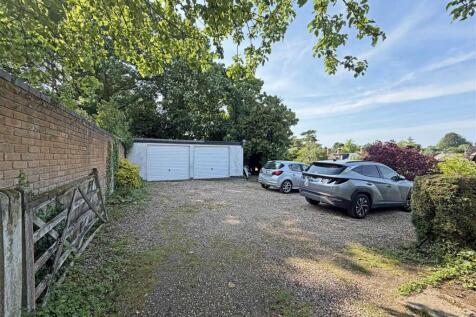 Double Garage & Parking