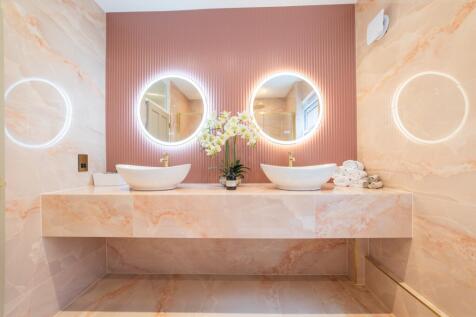 Award-winning Media team on EVERY Listing_15