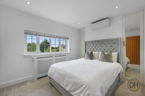 Nine Ashes Farm Cott