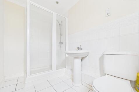 En-Suite To Master Bedroom