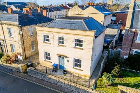 11 Black Swan Court, Trowbridge BA14 8FX & 3C Brit