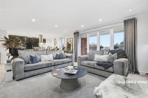 Chigwell Heights