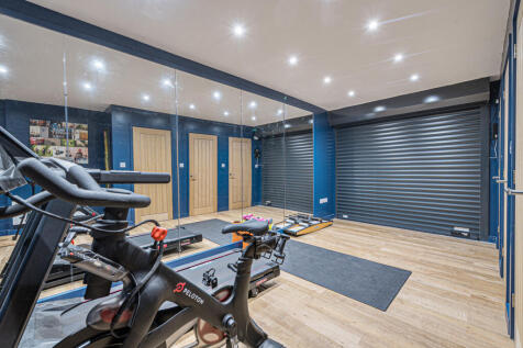 Garage/Gym