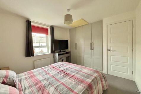 WhatsApp Image 2025-11-27 at 11.05.32_2b04c707.jpg