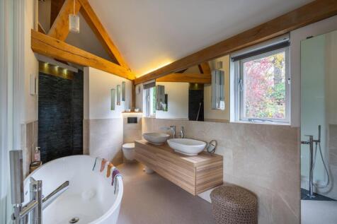 4 bed, 4 bath Detached in Bristol - Photo 13