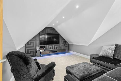 Bedroom 5 / Cinema Room