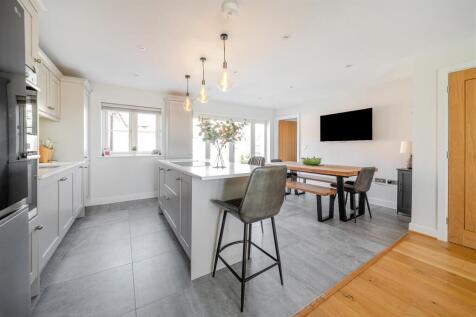 5 Paddock View, Old Stratford