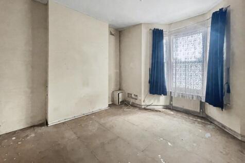 Flat A, 68 Rattray Road, Brixton, London SW2 1BE