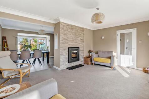 32 Harsfold Road Final-41.jpg