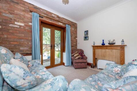 annexe living area.jpg