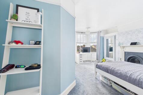 CAM02089G0-PR0561...