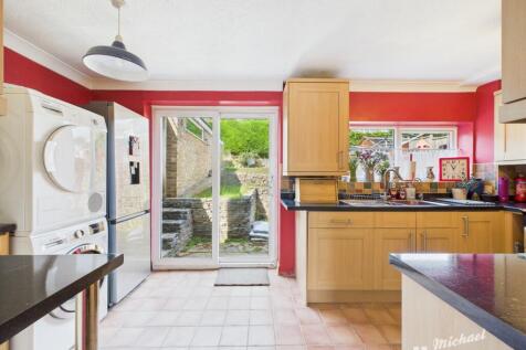 CAM02773G0-PR0342-STILL011