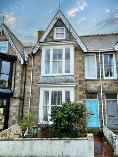 2 Bedroom Ground Floor Flat for Sale