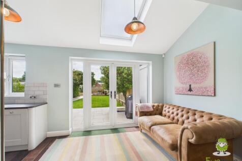 CAM03778G0-PR0235-STILL011