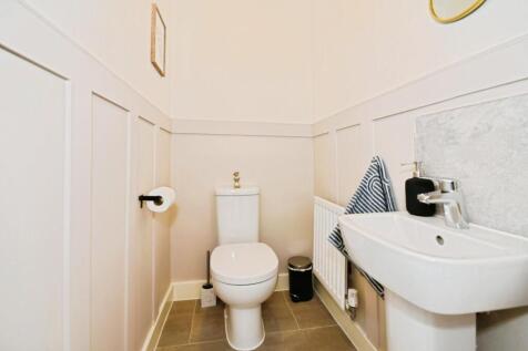DOWNSTAIRS WC.jpg